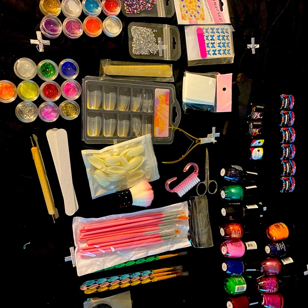 I am selling nail stuff and a wig - Picture 3 of 5